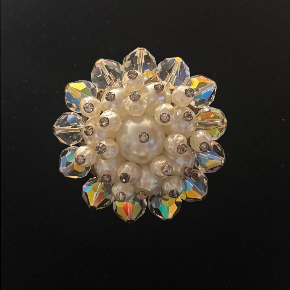 Vintage Silver-Tone Brooch with Crystal and Clear Round Rhinestones